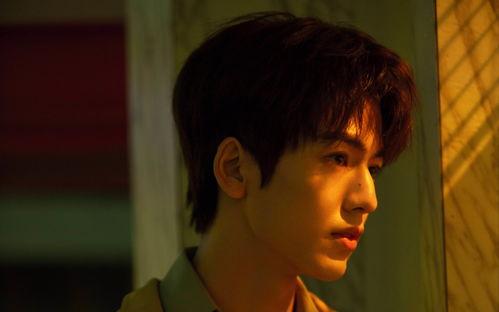 张凌赫来娱乐圈吃瓜,揭秘明星幕后吃瓜趣事